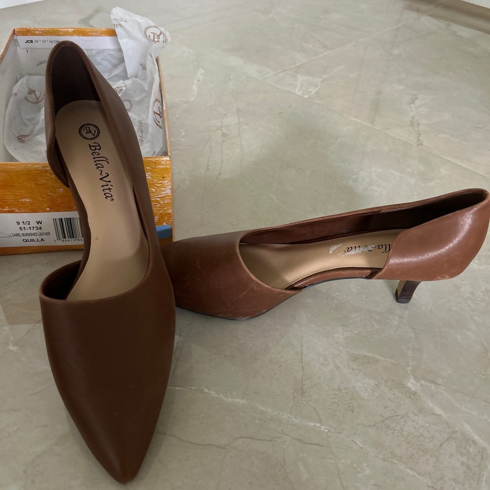 Bella Vita - pumps leather in size 9.5 wide- 10.5 brown heels/d’orsay pumps/wide